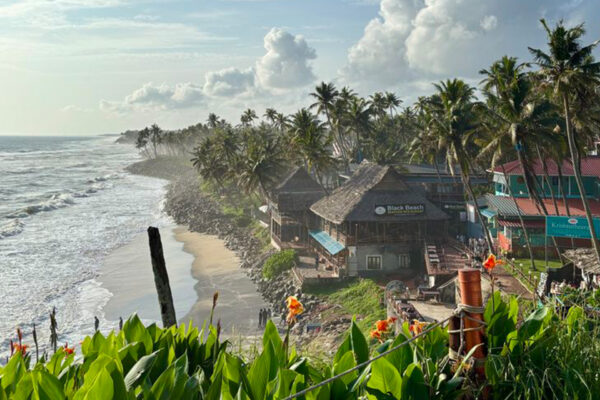 Munnar – Alleppey – Varkala Tour Package – 2N / 3D